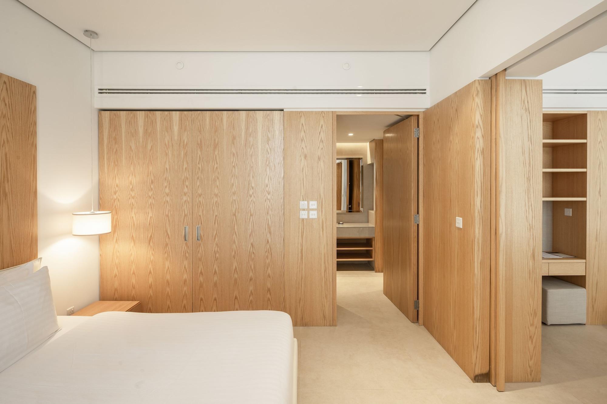 Delta Hotel Apartments Kuwait City Exterior foto Sliding doors