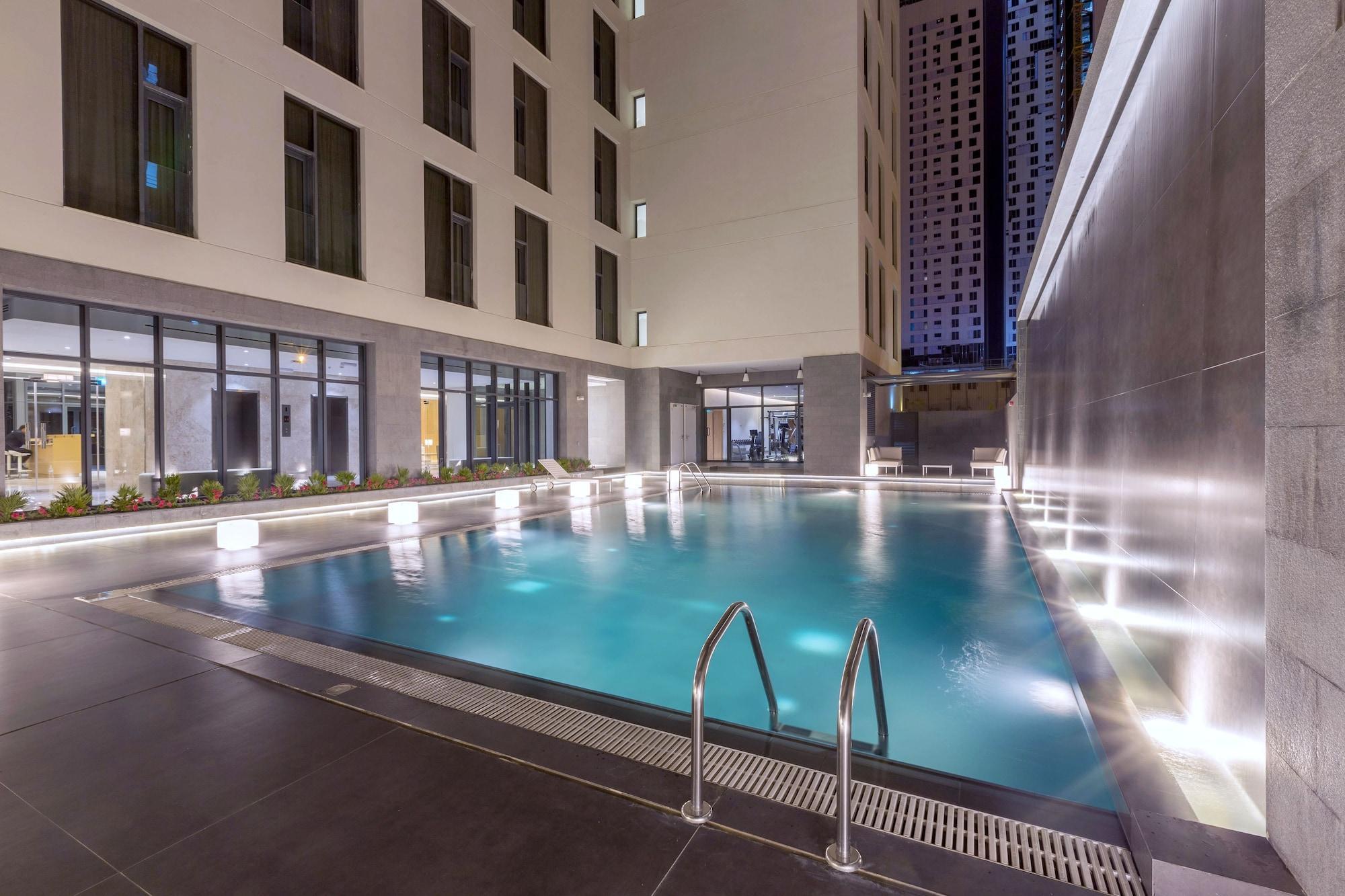 Delta Hotel Apartments Kuwait City Exterior foto Swimming pool