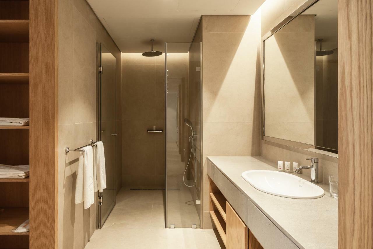 Delta Hotel Apartments Kuwait City Exterior foto Bathroom