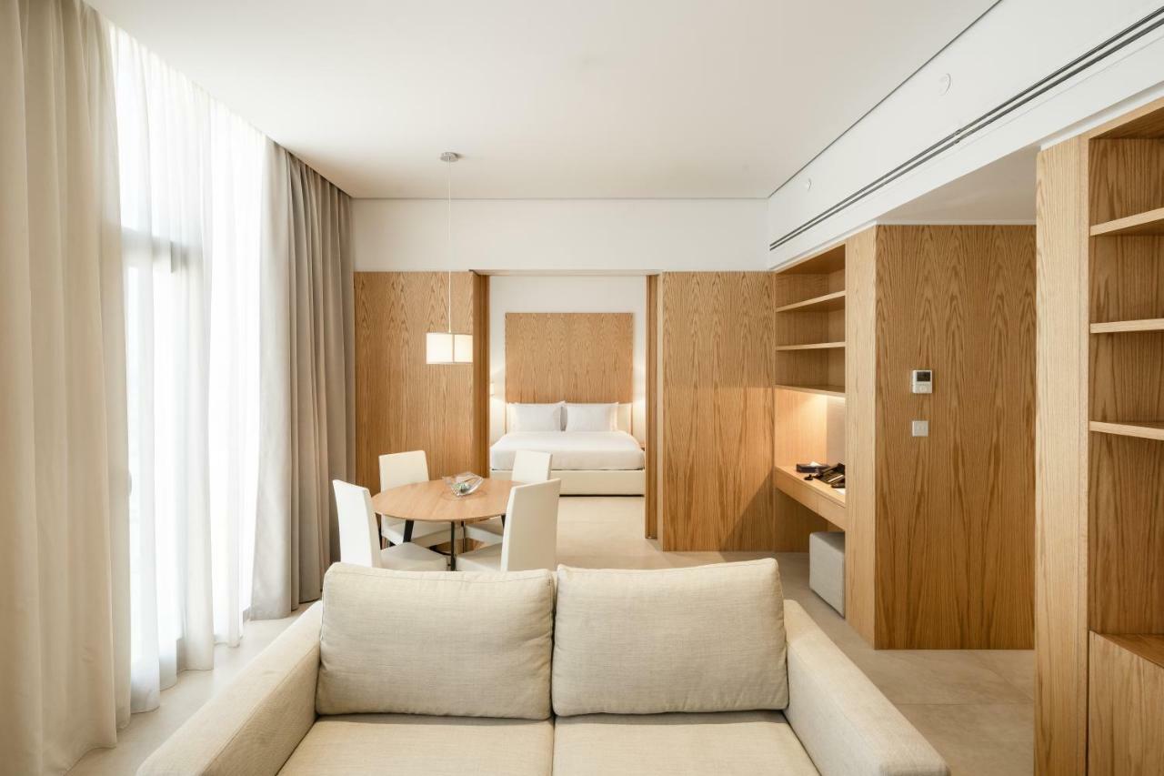 Delta Hotel Apartments Kuwait City Exterior foto A suite at the hotel