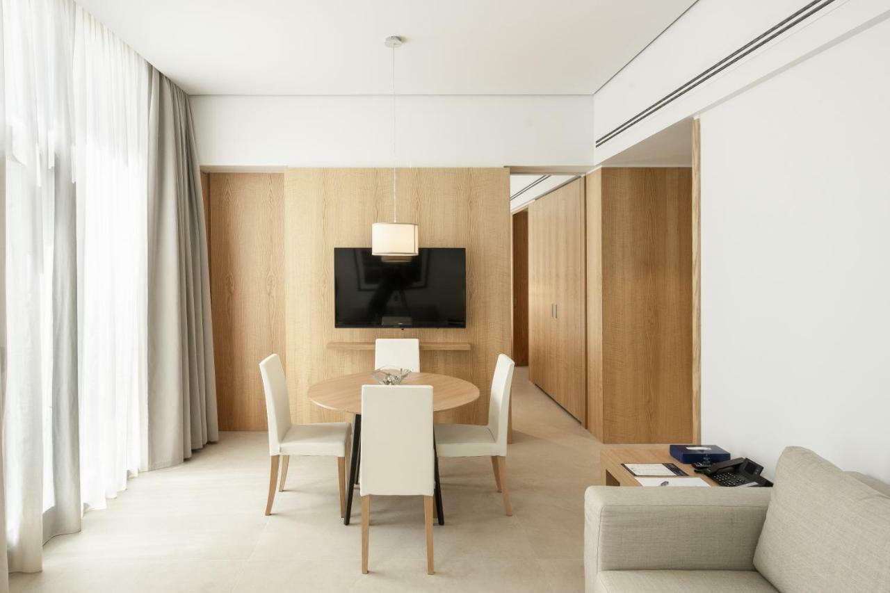 Delta Hotel Apartments Kuwait City Exterior foto A suite at the hotel